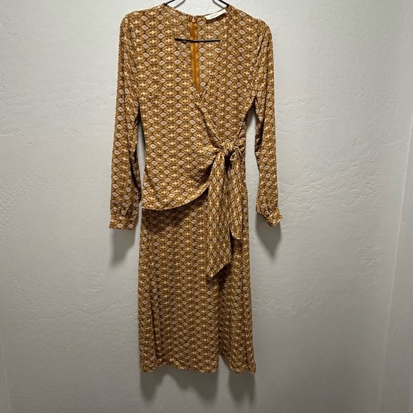 Rokoko Dresses & Skirts - Rokoko midi length faux wrap dress